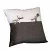 Housse de coussin carrée motif inversé noir et blanc fermeture avec nouettes - T1